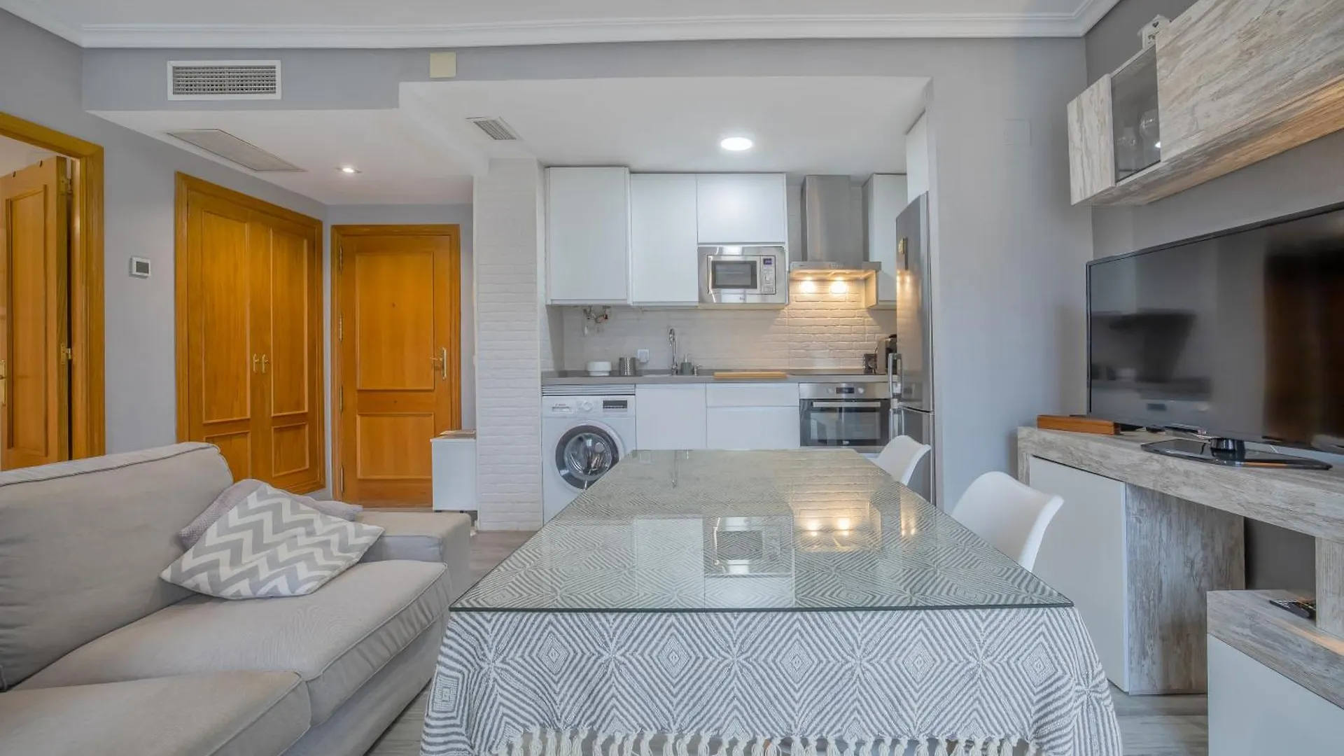 Coral & Apartment & Parking Cordoba