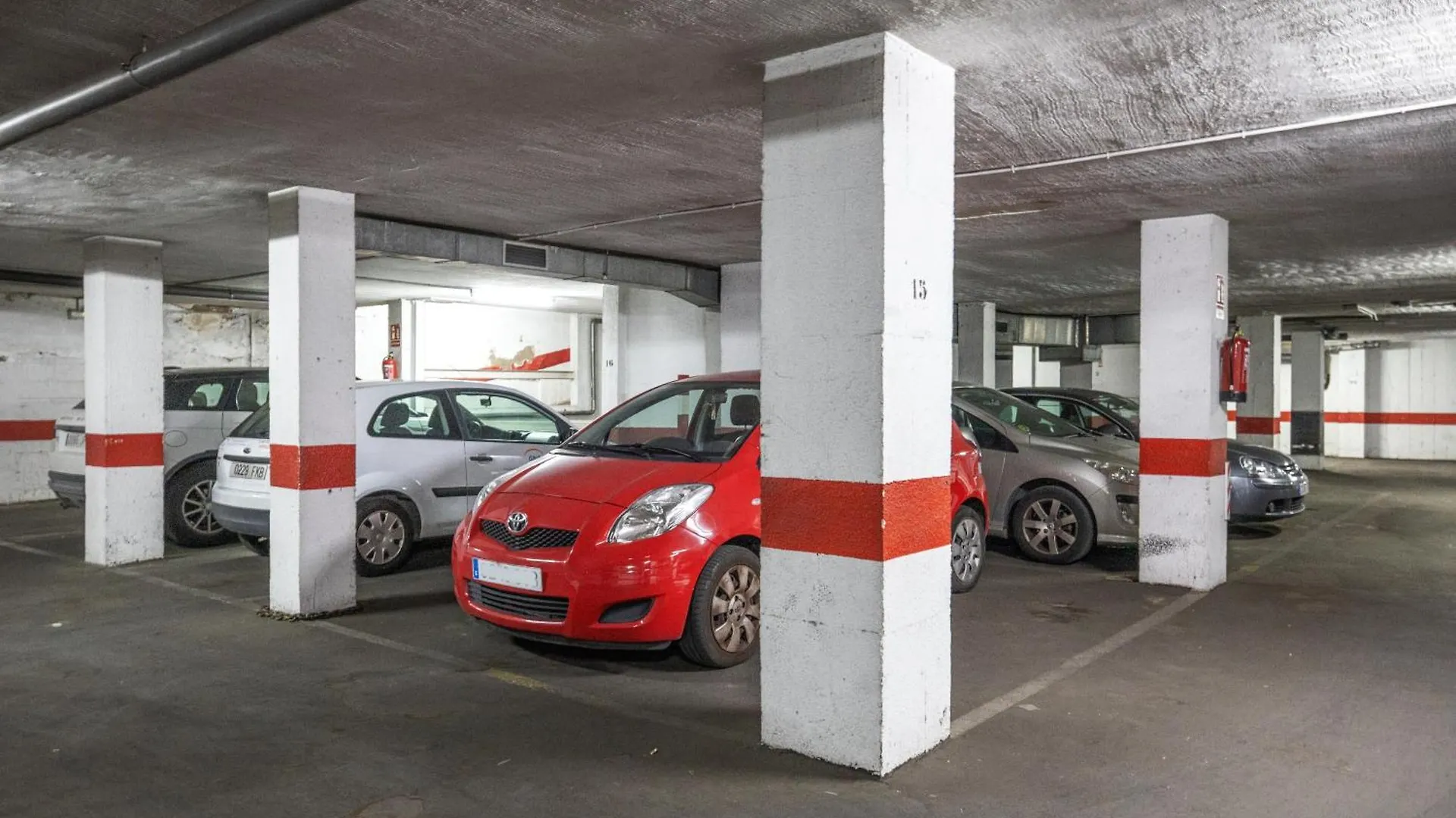 Coral & Apartment & Parking Cordoba 0*,