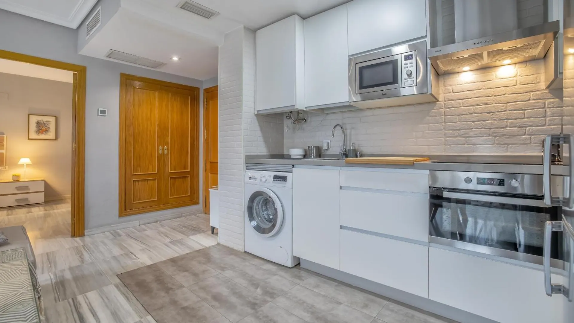 Coral & Apartment & Parking Cordoba Spain
